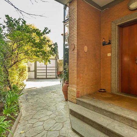Appartamento St Peter'S Spacious 4 Bdr With Private Parking Roma Esterno foto