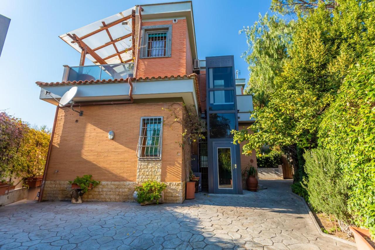 Appartamento St Peter'S Spacious 4 Bdr With Private Parking Roma Esterno foto