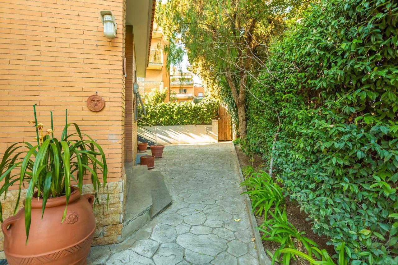 Appartamento St Peter'S Spacious 4 Bdr With Private Parking Roma Esterno foto