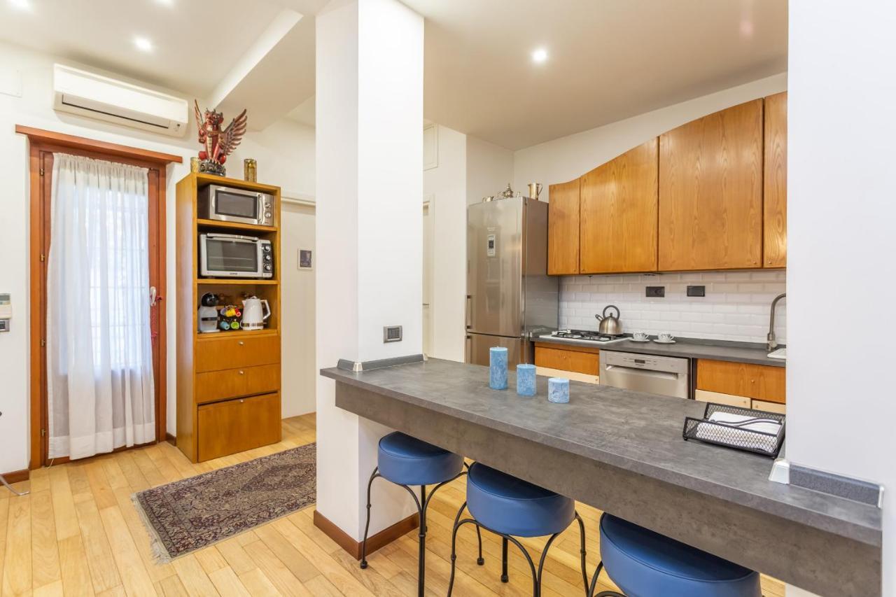 Appartamento St Peter'S Spacious 4 Bdr With Private Parking Roma Esterno foto