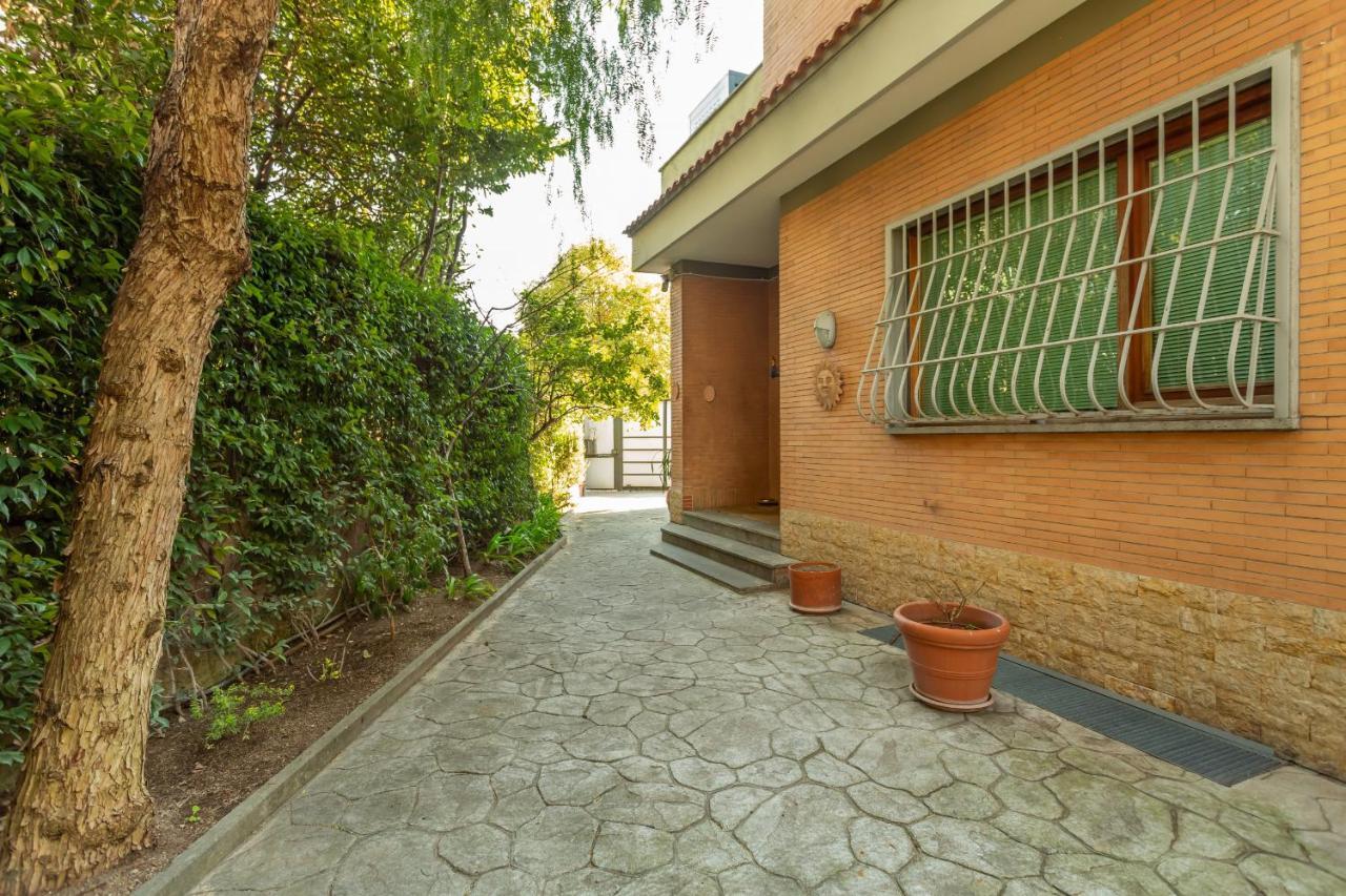 Appartamento St Peter'S Spacious 4 Bdr With Private Parking Roma Esterno foto