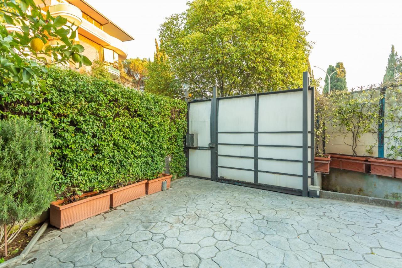 Appartamento St Peter'S Spacious 4 Bdr With Private Parking Roma Esterno foto