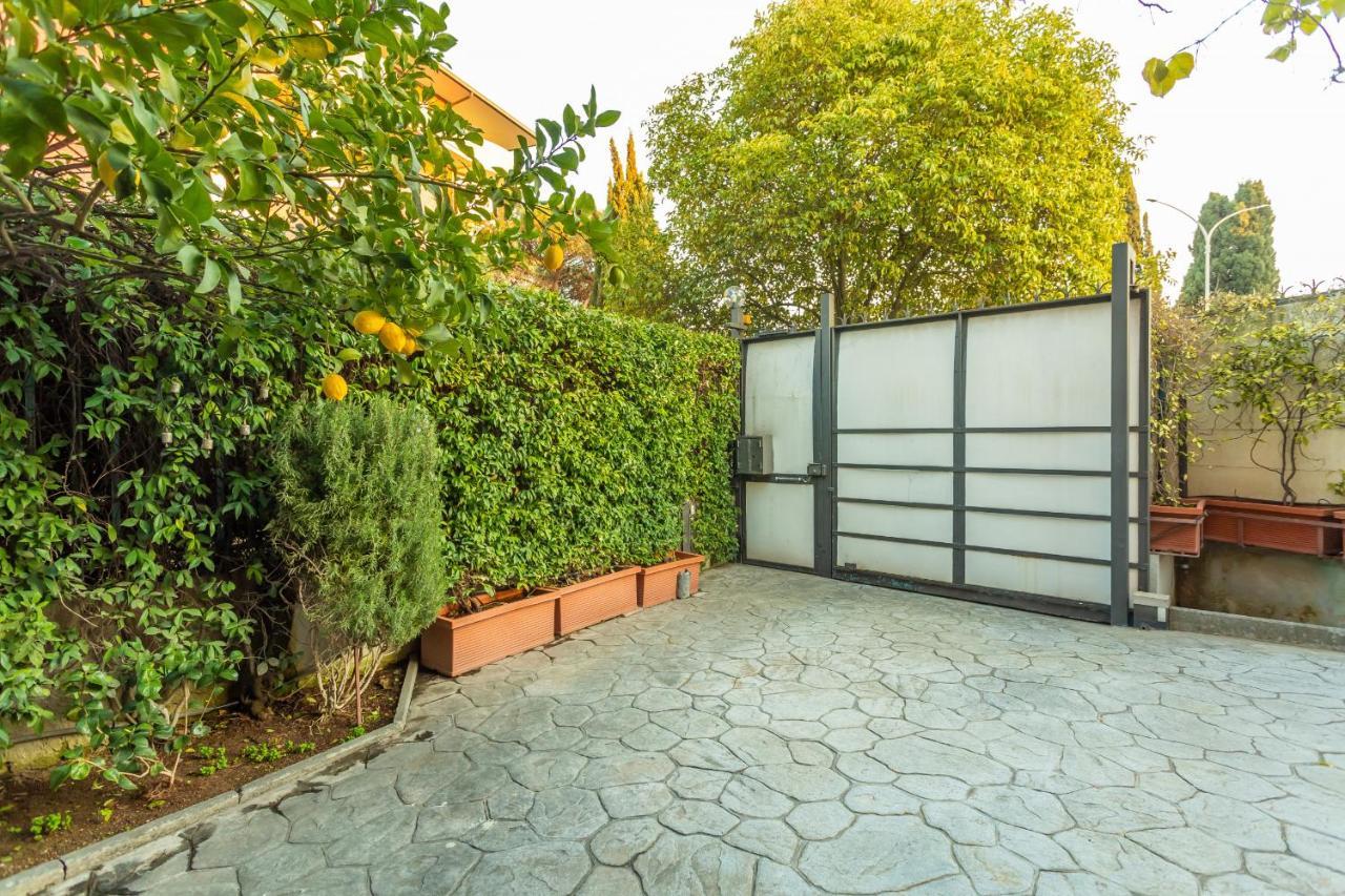 Appartamento St Peter'S Spacious 4 Bdr With Private Parking Roma Esterno foto