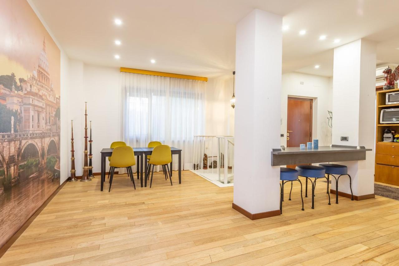 Appartamento St Peter'S Spacious 4 Bdr With Private Parking Roma Esterno foto